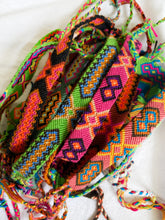 Load image into Gallery viewer, Surprise Friendship Bracelet